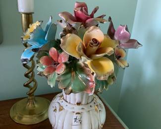 porcelain flower vase with artist's signature - Rita .                 made in Italy