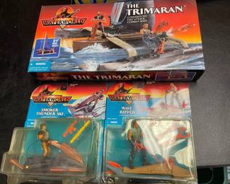 Waterworld TRIMARAN and 2 figs