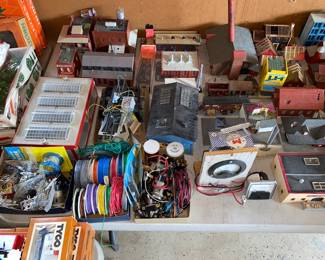 HO Scale Train Commercial Buildings, Factories & More  