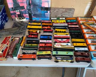 Assorted HO Scale Train Cars 