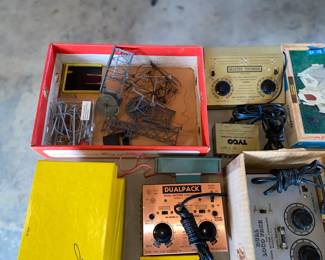 HO Scale Train Building/Landscape Cable Car Set w/cable Cars that slide on the cables. 