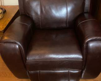 Jumbo Electric Chair from Havertys 