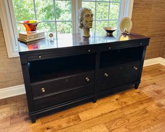 Credenza 
