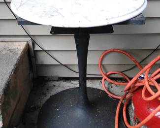 Saarinen style? table