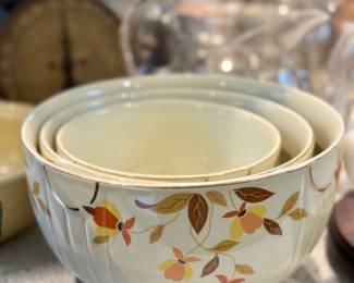 Vintage Hall "Autumn Leaves" nesting bowls