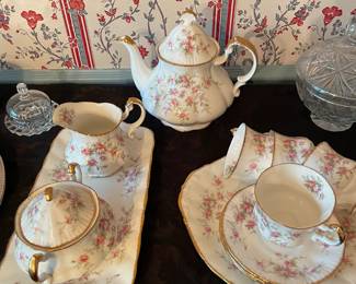 Luncheon tea set - Paragon china - pattern Victorian Rose