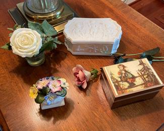 music box, porcelain flowers and boxes