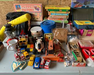 Vintage toys, games, puzzles. 
