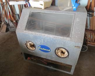 Eastman Sandblasting box