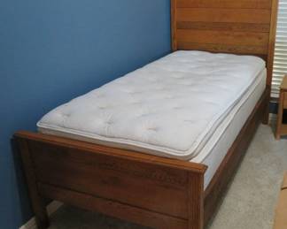 Vintage twin bed