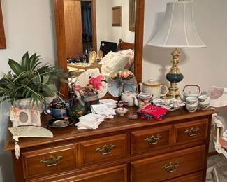 Saybrook Maple Dixie Dresser w/Mirror