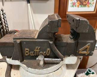 Buffalo 4 Vise