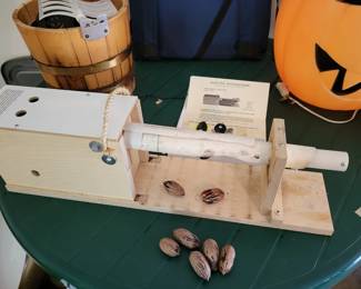 Electric Pecan Cracker