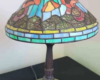 MPS016 - Vintage Tiffany Style Stained Glass Table Lamp