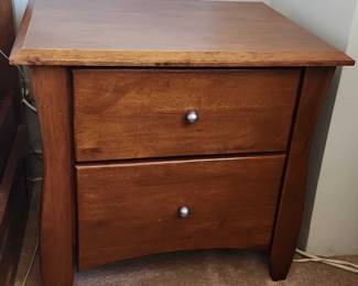 MPS013 - Pair Of Wooden Nightstands