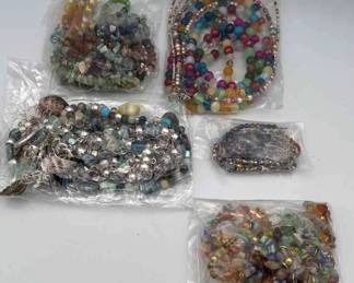 MPS118-Beautiful Mish Mash Lot Of Beaded Jewelry