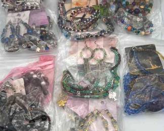 MPS157-Spectacular 8 Sets Of Matching Beaded Necklaces And Earrings 