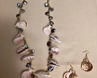MPS232 Handcrafted Shell & Pearl Necklace & Earrings New