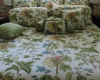 Kingsize comforter set.