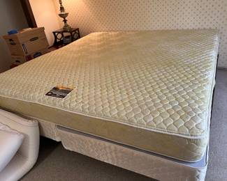 Sealy King Size Mattress Box Springs & Frame~$100