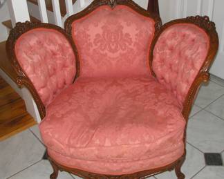 Antique Buttoned Large Chair.