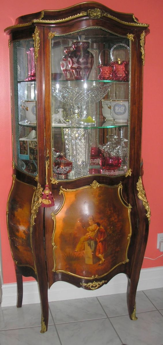 Exquisite French Vitrine with Courting Couple on base. Vernis Martin style Art. Louis XV 