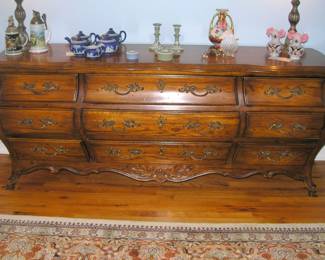 French Dresser