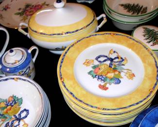 Borghese by Bernardaud Limoges France ....This  Dinnerset is a rare find, with serving pieces also......