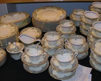 Royal Worcester   The Duchess Dinnerware