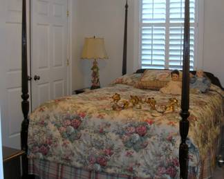 Henkel Harris Queen Size Bed