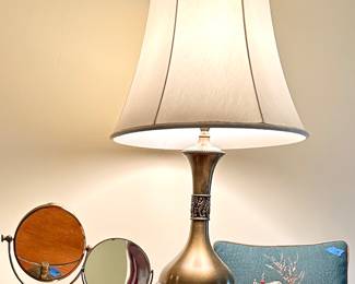 34 inch high vintage brass detailed table lamp $39