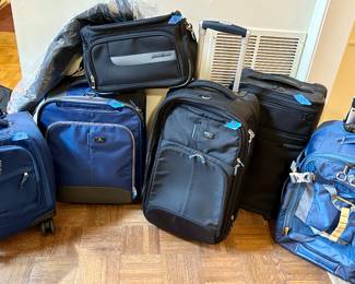 Overhead compartment size luggage with pull 
Or Duffle $18-$30ea 
Eddie Bauer Duffle pending
LL Bean sold