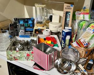 Panasonic 4 landline phone system $25
House digital weather reading $30
Osterizer glass blender $25
Hand blender nib $20
WF Filters nib $20ea
Cookie cutters plastic 4 for $1
Metal 2 for &1
