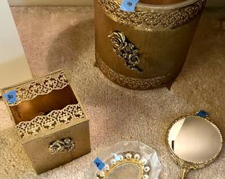 4 pc vintage bath/ makeup table set