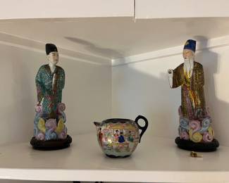 Early 20th century Chinese porcelain figurines 