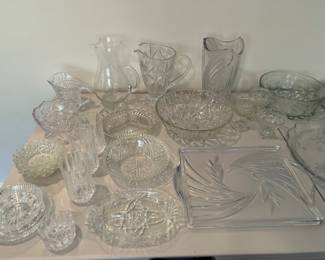 Lots of crystal and gorgeous glass pieces for your holiday parties. All in perfect condition.
