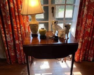 Pembroke drop leaf table