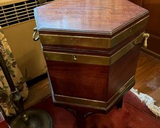 Wine cooler/Cellarette - EARLY