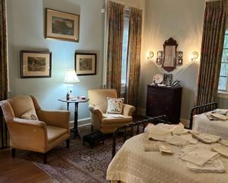 Picture of the twin bedroom, downstairs