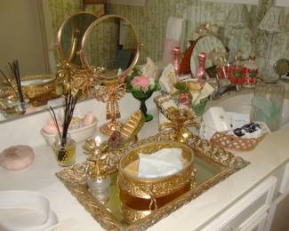 VINTAGE STYLEBUILT VANITY MIRRORS & ACCESSORIES