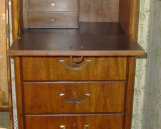 MID-CENTURY DREXEL FLIP TOP MIRRORED CHEST