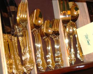 ROSS SIMONS GOLD TONE FLATWARE - EXCELLENT CONDITION!