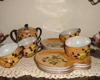 LUSTERWARE TEA SET