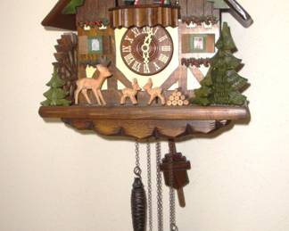GREAT VINTAGE CUCKOO CLOCK - WORKS GREAT!