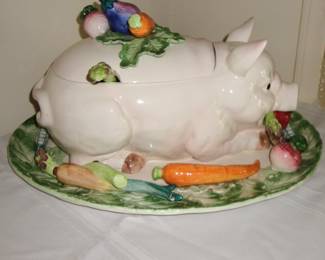 LARGE FITZ & FLOYD TUREEN WITH LADLE & PLATTER "GREAT CENTERPIECE" (SEE NEXT PIC)