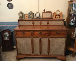 MCM stereo console with record storage and am/fm radio!