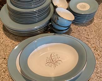 Vintage Syracuse Meadow Breeze China. Service for 8