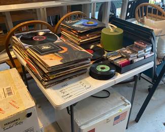 Lots of vinyl from albums to 78’s and 45’s
