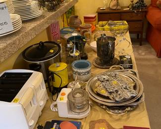 Small kitchen appliances and items