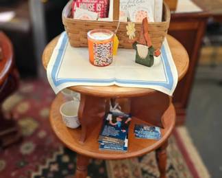 Round Side Table 
Rug